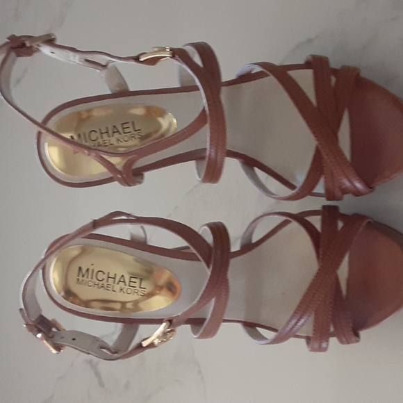🆕️ MICHAEL  Michael Kors NWT Caramel Brown Size 7M Platform Stiletto Heel Shoes - Picture 2 of 14
